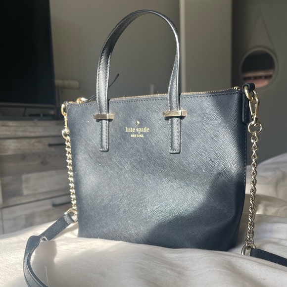 Black Kate Spade Crossbody Bag. - Picture 3 of 3